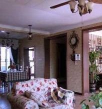 風來滿屋香，自戀女顯擺79平米帶閣樓的鄉村木屋