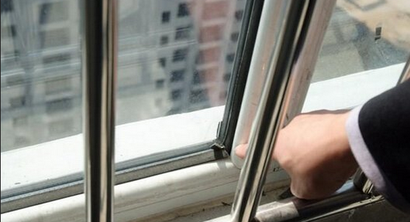 窗戶漏風如何應對